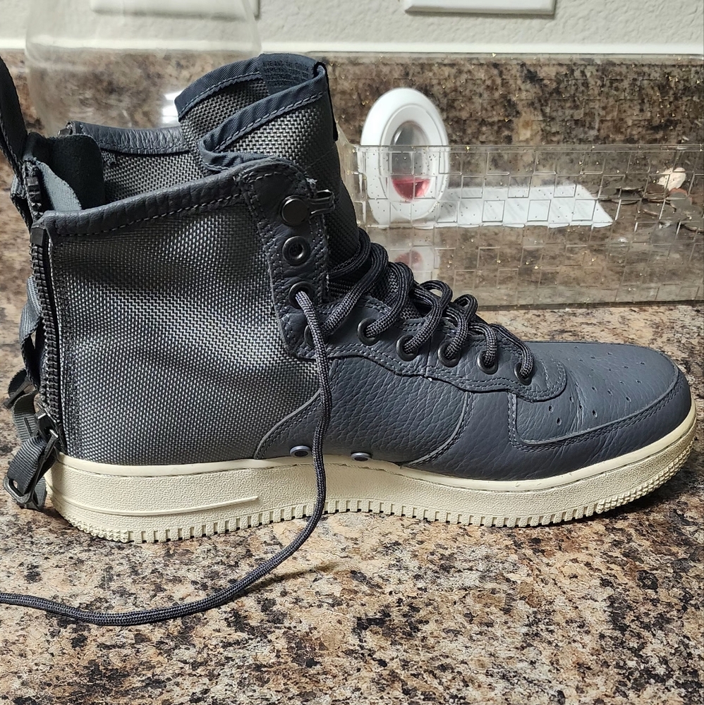 Nike SF AF1 Mid Dark Gray Sneakers
